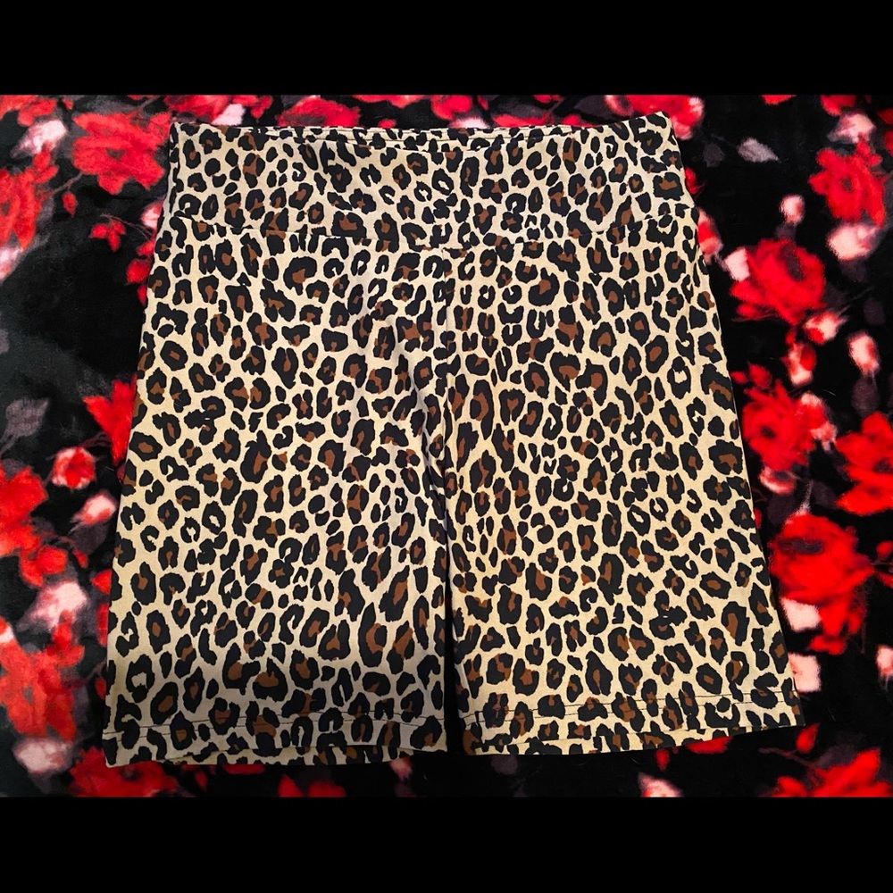 No boundaries biker shorts